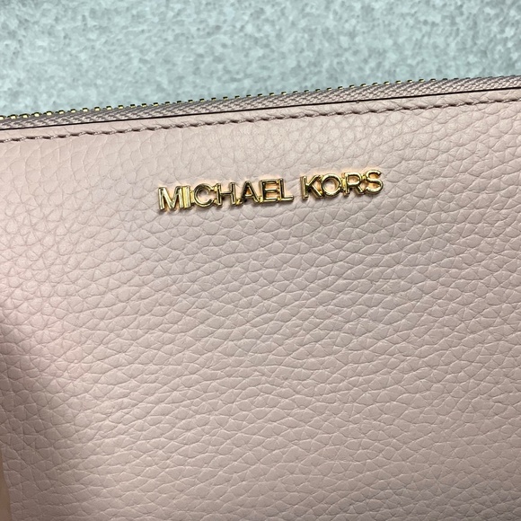 Michael Kors Jet Set Travel Large Pebbled Leather Wristlet - Picture 16 of 16